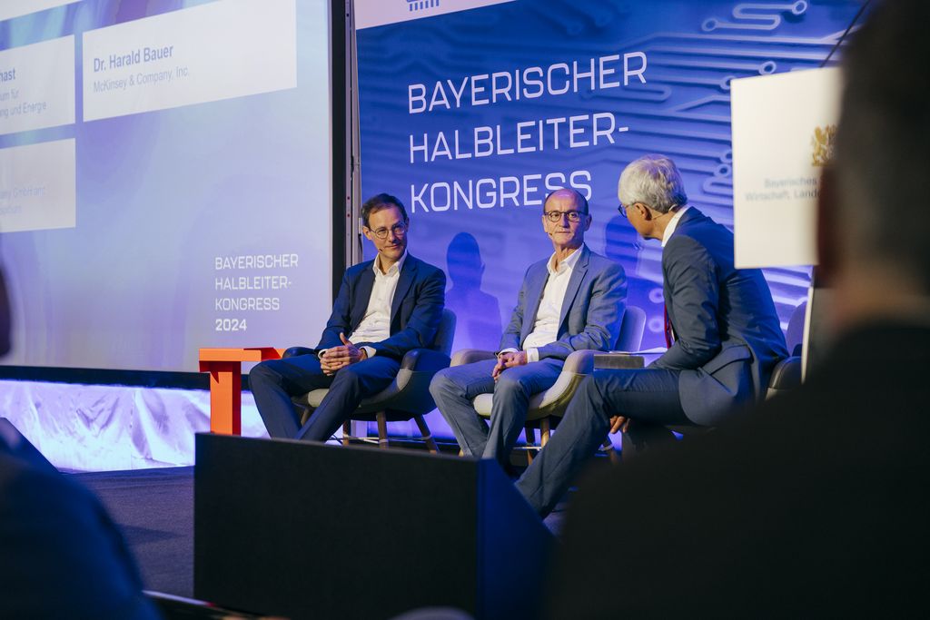 Impressionen vom Bayerischen Halbleiter-Kongress 2024. 