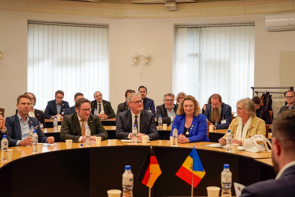 Impressionen der Delegationsreise unter Leitung von Staatssekretär Tobias Gotthardt nach Rumänien und in die Republik Moldau.