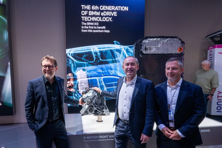 Impressionen des IAA Rundgangs mit Bayerns Wirtschaftsminister Hubert Aiwanger.
