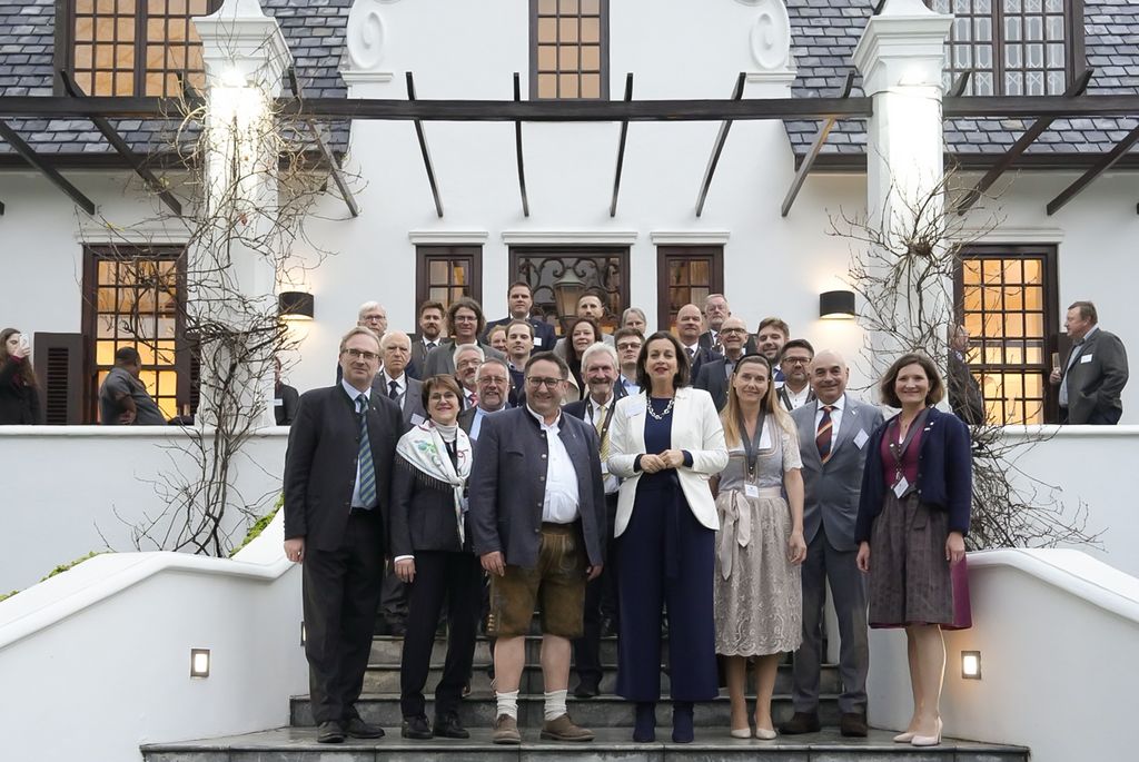 Die Delegation auf dem Abendempfang in der deutschen Residenz in Kapstadt (Quelle:StMWi)