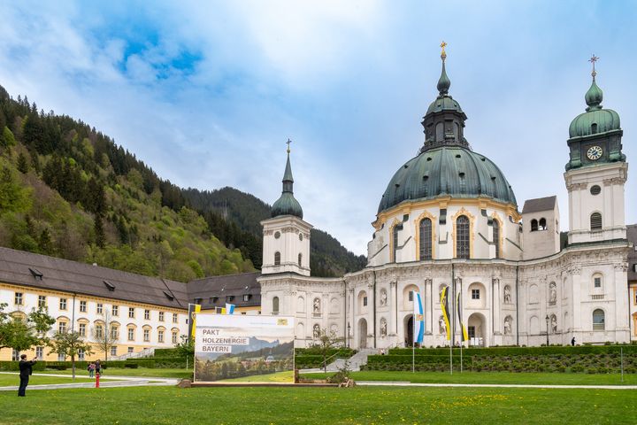 Impressionen der feierlichen Unterzeichnung des Pakts "Holzenergie Bayern". 