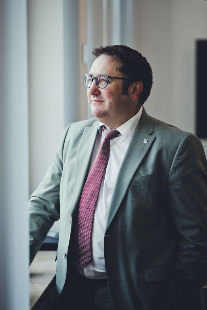 Portraitfoto Bayerns Wirtschaftsstaatssekretär Tobias Gotthardt