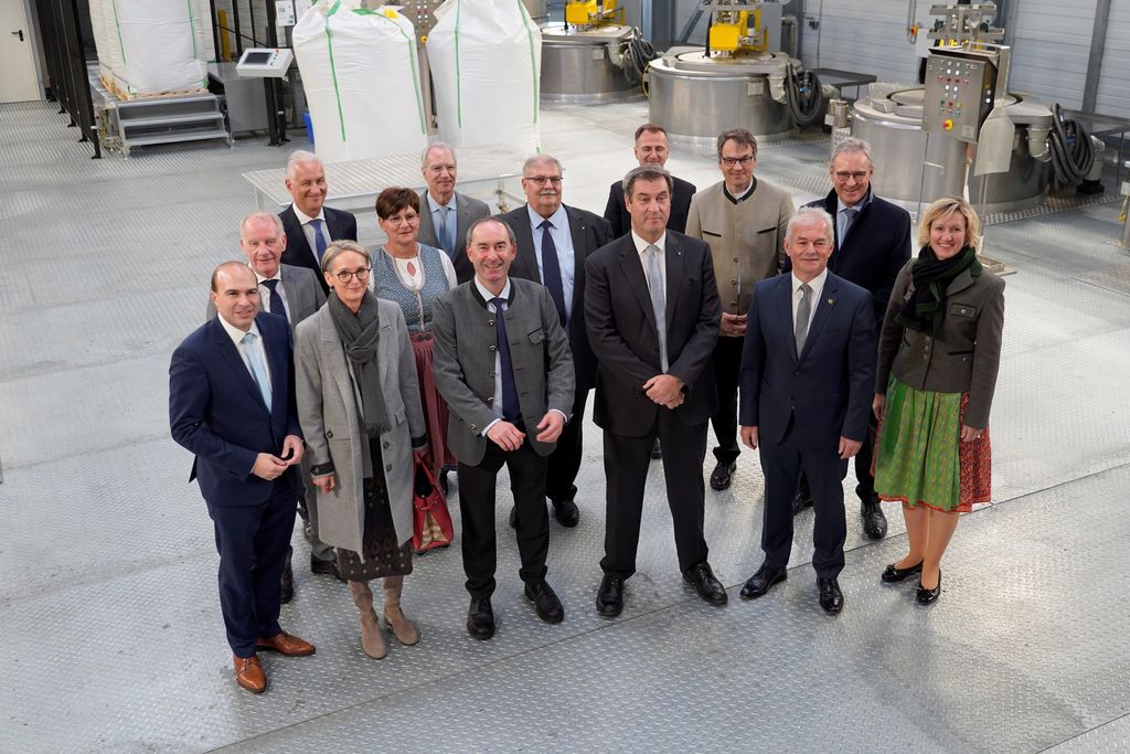 Wirtschaftsminister Hubert Aiwanger und Ministerpräsident Markus Söder bei der Eröffnungsfeier des Hopfen Extraktionswerks der Hopfenveredelung St. Johann (Foto: StMWi)