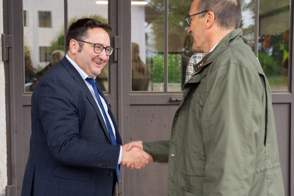 Impressionen der Übergabe des 100. Förderbescheids im Programm BioWärme Bayern.