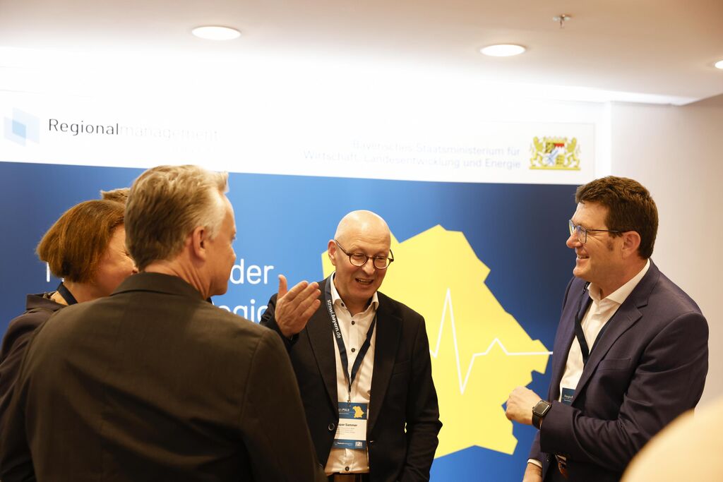 STMWI-Regio-Landshut--65 Impressionen von der Veranstaltung „Regio.PULS -Die Region der Zukunft – smart und sichtbar!“ in Landshut mit Bayerns Wirtschaftsminister Hubert Aiwanger.
