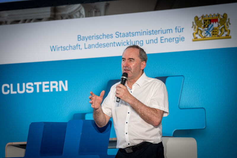Bayerns Wirtschaftsminister Hubert Aiwanger beim Staatsempfang "20 Jahre Cluster-Offensive Bayern" (Foto: StMWi/A. Heddergott)