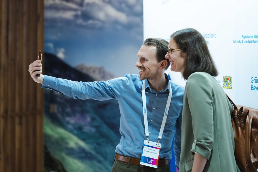 Das Bayerische Wirtschaftsministerium feiert das 10-jährige Jubiläum seiner Gründerinitiative Gründerland Bayern.