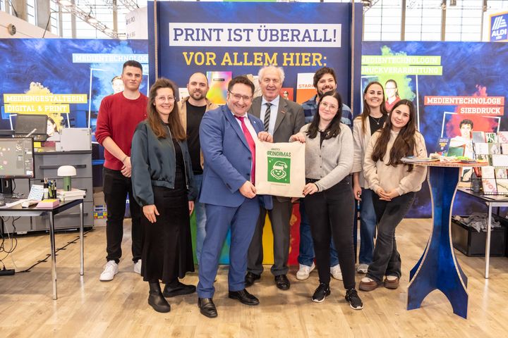 TDG20251208_Gotthardt_345 Bayerns Wirtschaftsstaatssekretär Tobias Gotthardt besucht die Berufsbildungsmesse in Nürnberg.