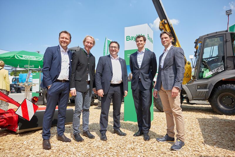 Bayerns Wirtschaftsstaatssekretär Tobias Gotthardt besucht die IFAT Munich 2024.