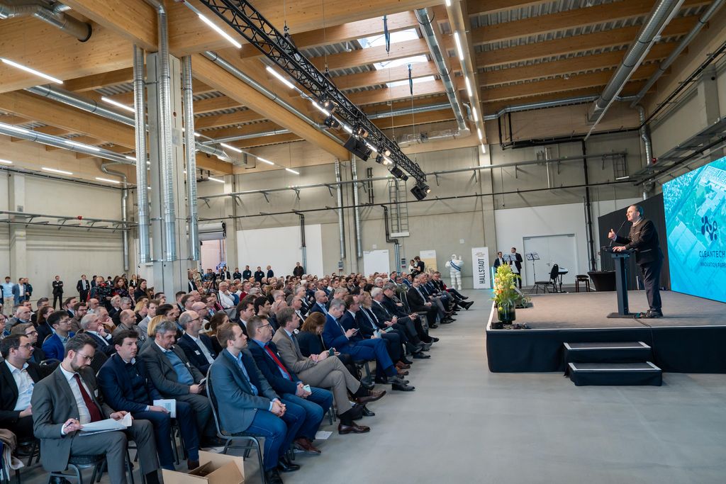 Impressionen der Eröffnung des Innovationszentrums im Cleantech Innovation Park.