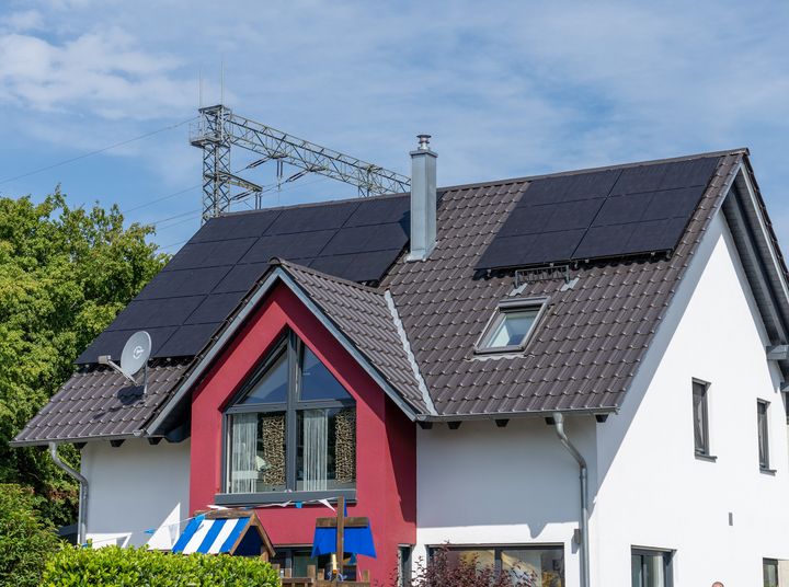 Die 400.000 PV-Anlage in Altdorf ist seit heute im Netz der Bayernwerk AG. (Foto: StMWi / E. Neureuther)