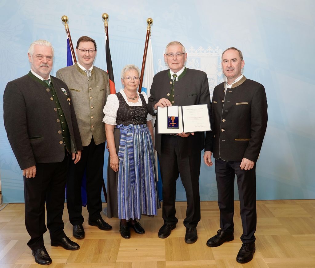 Impressionen der Aushändigung der Staatsmedaille für besondere Verdienste. 