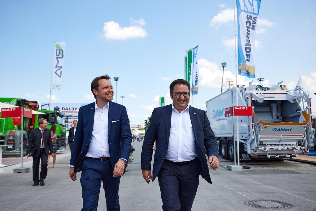 Bayerns Wirtschaftsstaatssekretär Tobias Gotthardt besucht die IFAT Munich 2024.  