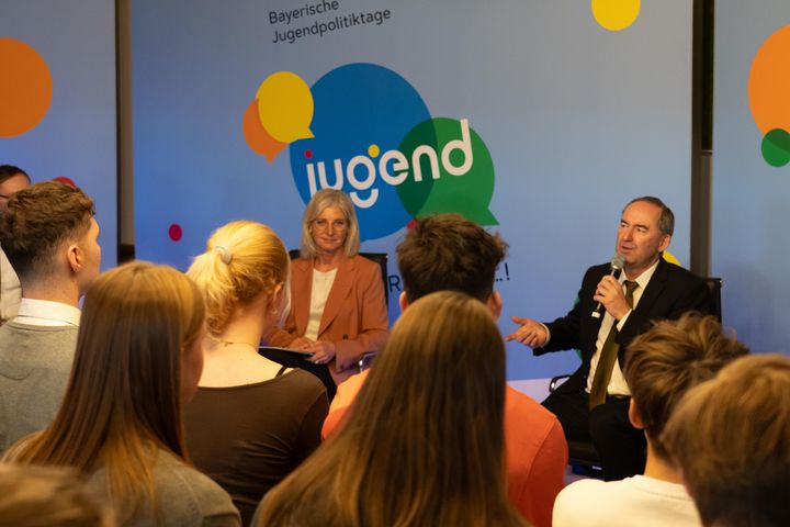 Impressionen des Bayerischen Jugendpolitiktages. 