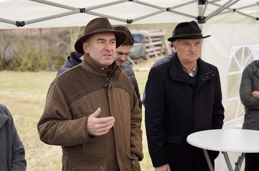 Impressionen der Einweihung des Mobilfunkmastes in Bayerbach.