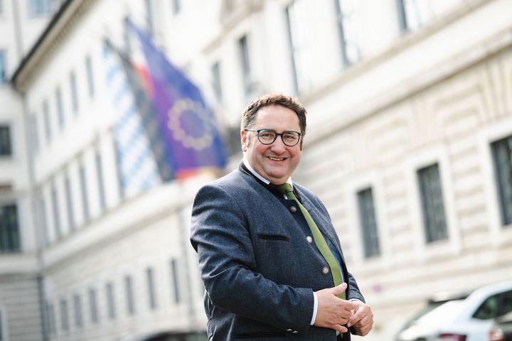 Portraitfoto Bayerns Wirtschaftsstaatssekretär Tobias Gotthardt