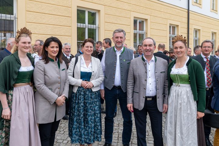 Impressionen der feierlichen Unterzeichnung des Pakts "Holzenergie Bayern". 