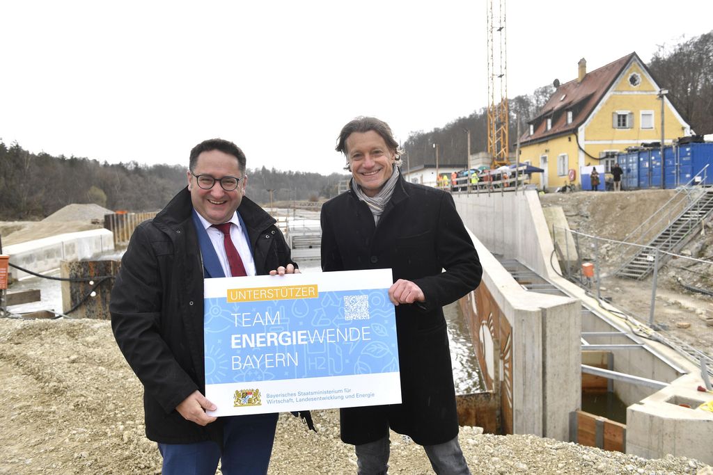 Übergabe der Urkunde des Team Energiewende Bayern an SWM