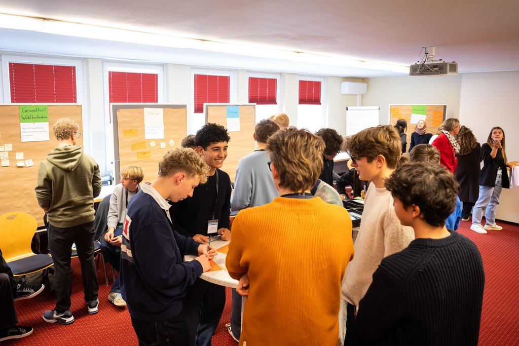 Impressionen des Jugendwirtschaftsgipfels 2025.