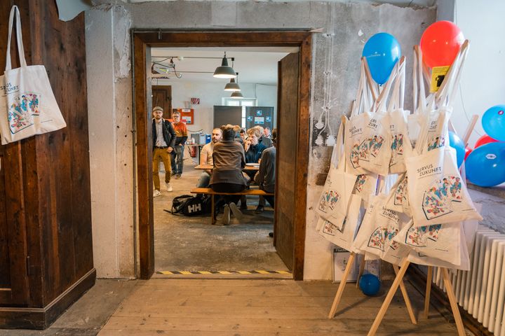 Impressionen der Veranstaltung „ServusZUKUNFT #Werkstatt KI“.