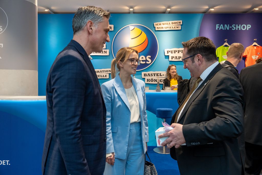 Impression vom Messerundgang Spielwarenmesse mit Staatssekretär Tobias Gotthardt