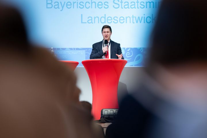 Impressionen des Jugendwirtschaftsgipfels 2025.
