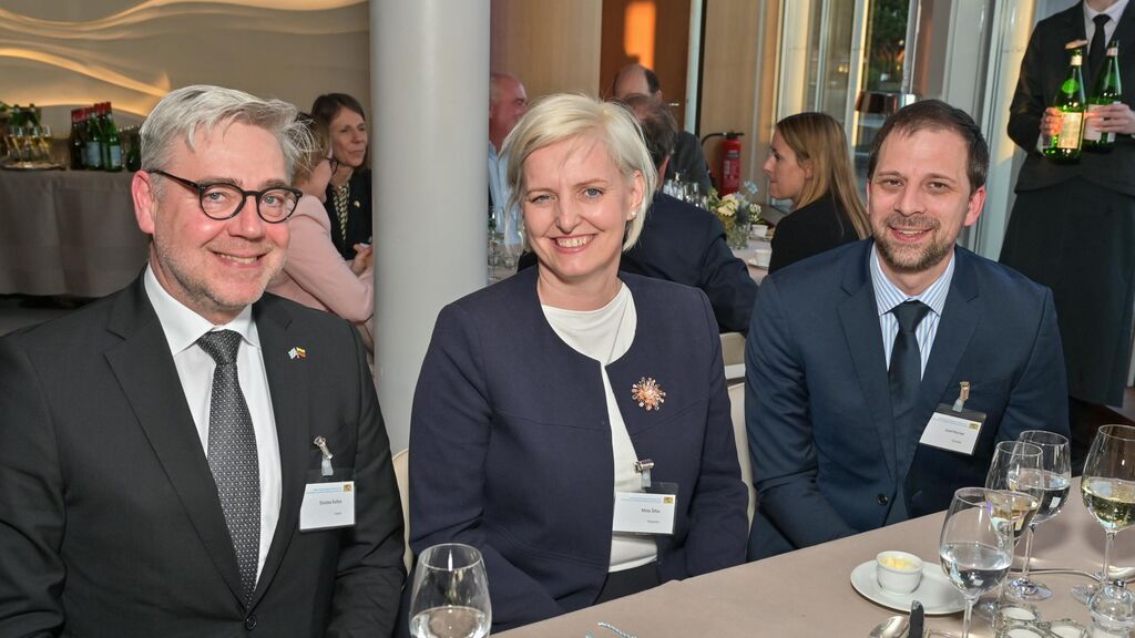 V7699_2144 Impressionen des Abendempfangs von Herrn Staatsminister Hubert Aiwanger und Herrn Staatssekretär Tobias Gotthardt für das Konsularische Korps.