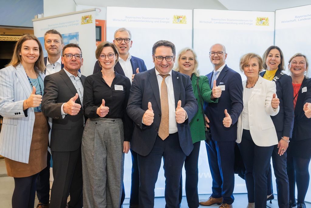 Bayerns Wirtschaftsstaatssekretär Tobias Gotthardt auf der Veranstaltung Beruflicher Bildung - Zukunft für alle in Weiden.