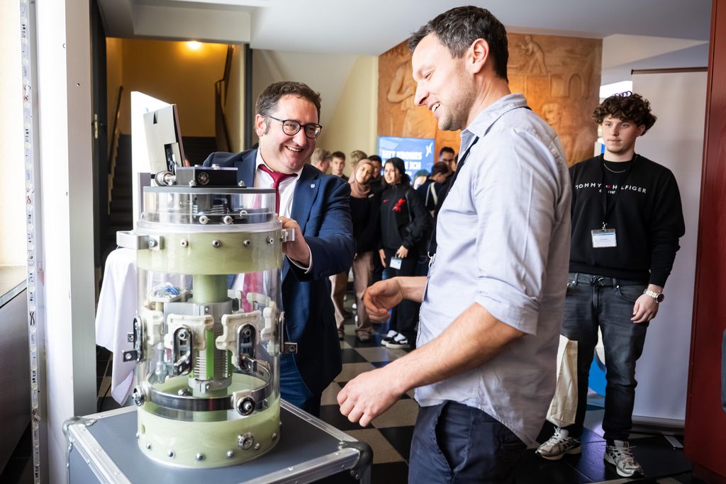 Impressionen des Jugendwirtschaftsgipfels 2025.