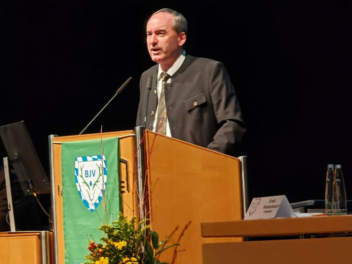 Bayerns Jagdminister Hubert Aiwanger sprach auf dem Landesjägertag in Weiden. Foto: Klimke/StMWi