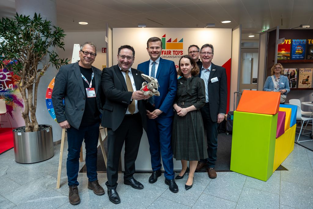 Impression vom Messerundgang Spielwarenmesse mit Staatssekretär Tobias Gotthardt