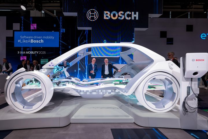 Impressionen des IAA Rundgangs mit Bayerns Wirtschaftsminister Hubert Aiwanger.