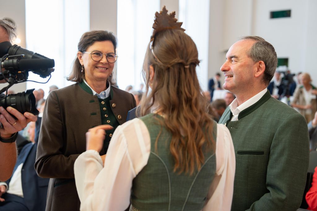 Impressionen des Festakts „Jubiläum 20 Jahre Bayerische Staatsforsten“.