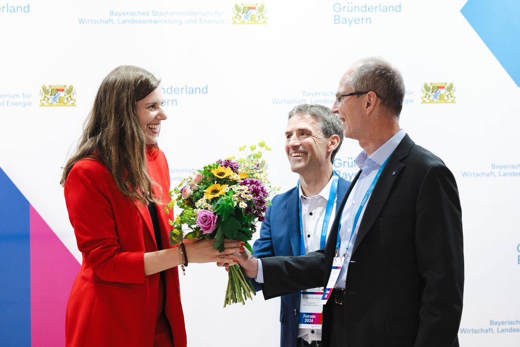 Das Bayerische Wirtschaftsministerium feiert das 10-jährige Jubiläum seiner Gründerinitiative Gründerland Bayern.