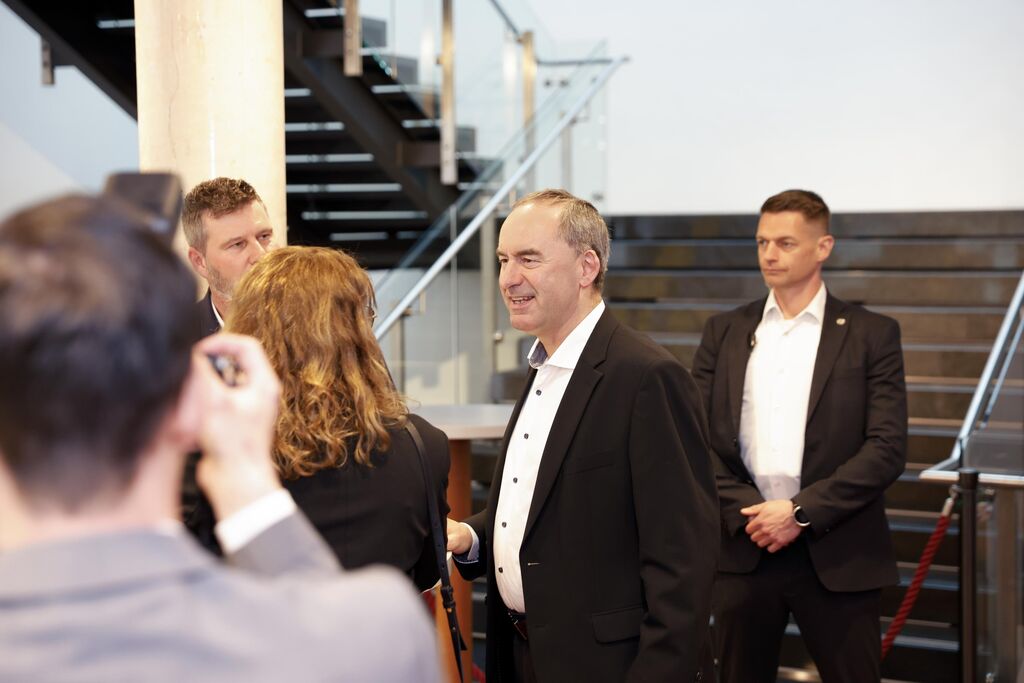 STMWI-Regio-Landshut--72 Impressionen von der Veranstaltung „Regio.PULS -Die Region der Zukunft – smart und sichtbar!“ in Landshut mit Bayerns Wirtschaftsminister Hubert Aiwanger.