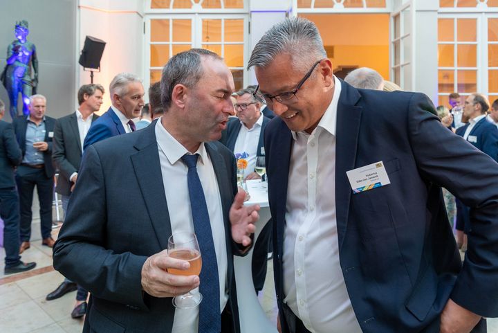 Der Bayerische Wirtschaftsminister Hubert Aiwanger und der Bayerische Verkehrsminister Christian Bernreiter laden zum Staatsempfang anlässlich der IAA MOBILITY 2023 ein.