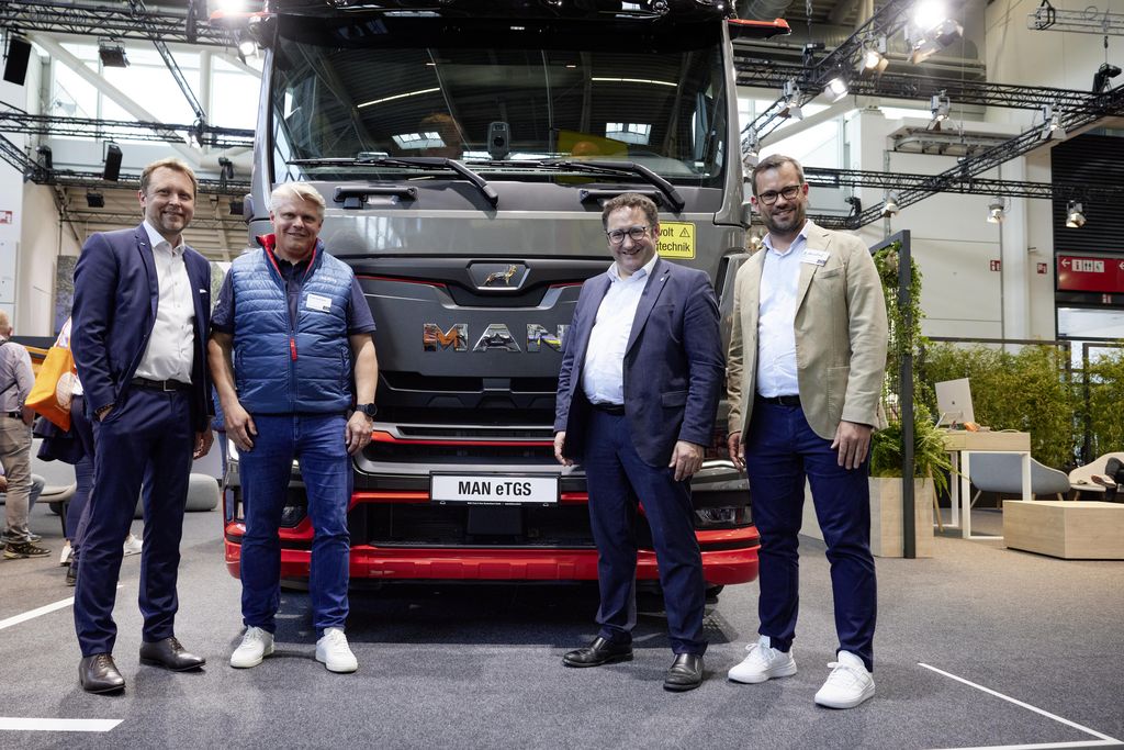 Bayerns Wirtschaftsstaatssekretär Tobias Gotthardt besucht die IFAT Munich 2024.  