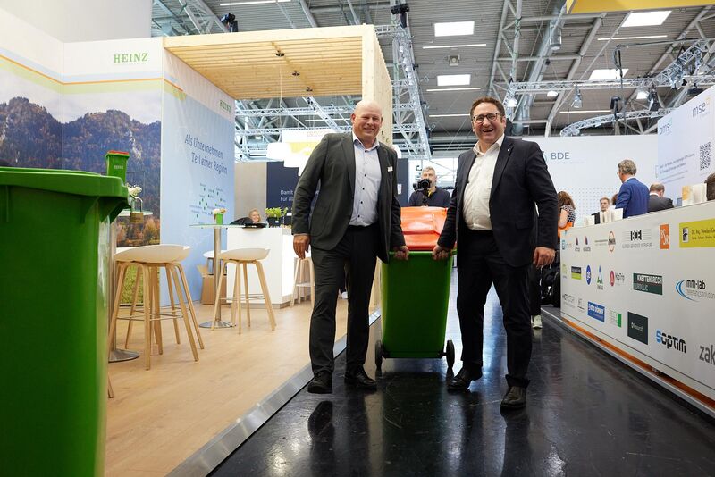 Bayerns Wirtschaftsstaatssekretär Tobias Gotthardt besucht die IFAT Munich 2024.