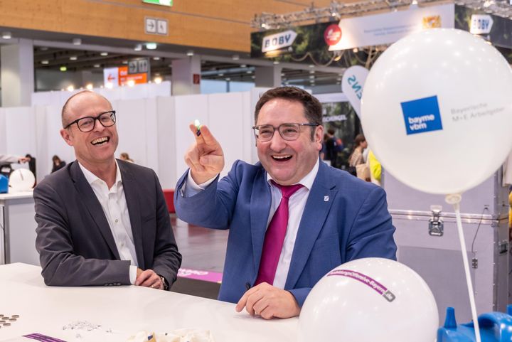 TDG20251208_Gotthardt_205 Bayerns Wirtschaftsstaatssekretär Tobias Gotthardt besucht die Berufsbildungsmesse in Nürnberg.