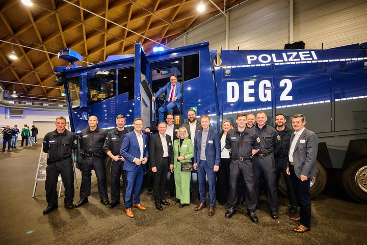 BB_Straubing_Wasserwerfer_ Impressionen der Veranstaltung „Berufliche Bildung – Zukunft für Alle!“ in Straubing.