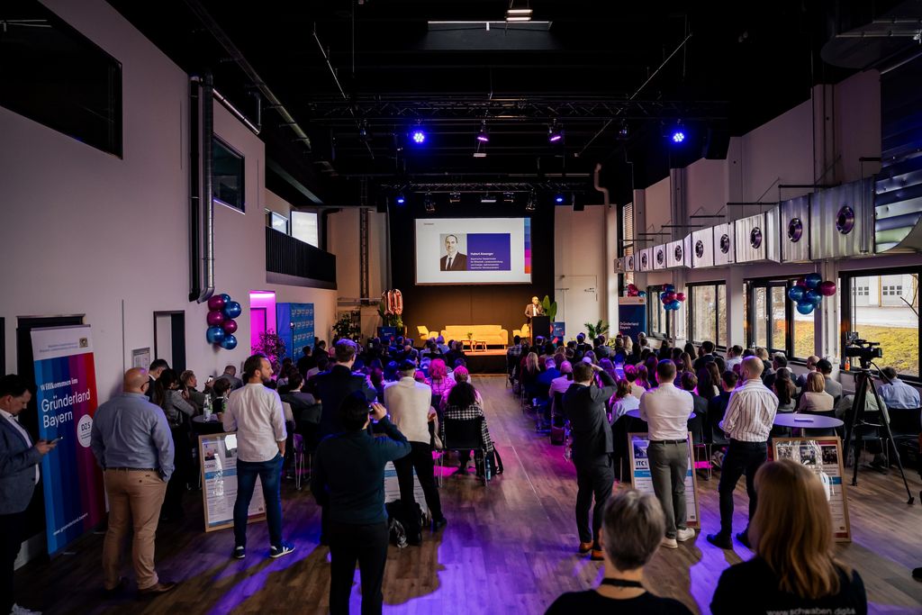 Impressionen der Jubiläumsfeier "10 Jahre Digitale Gründerzentren" 