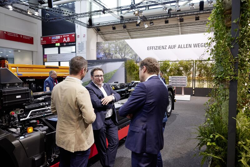 Bayerns Wirtschaftsstaatssekretär Tobias Gotthardt besucht die IFAT Munich 2024.