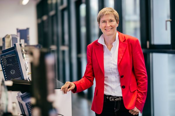 Anne Stephan von Rhode und Schwarz ist eine 5G-Expertin.