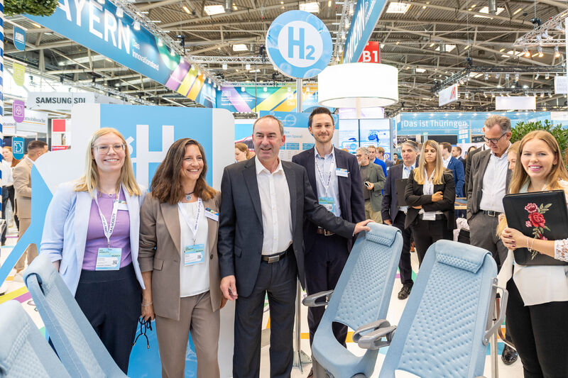 Bayerns Wirtschaftsminister Hubert Aiwanger besucht die IAA MOBILITY 2023.