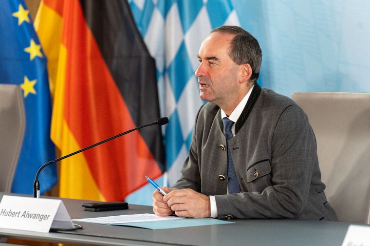 Staatsminister Hubert Aiwanger spricht über die Möglichkeiten des nachhaltigen Tourismus © StMWi/E. Neureutherf