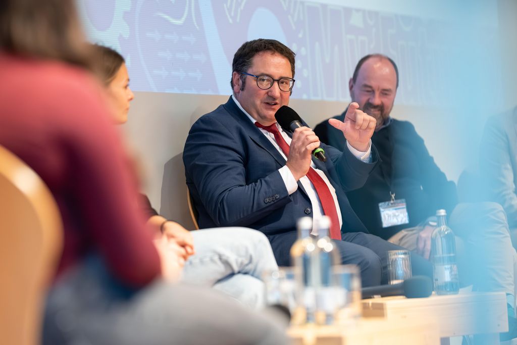 Impressionen des Jugendwirtschaftsgipfels 2025.