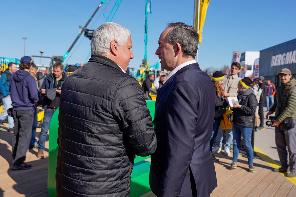 Impressionen des Messerundgangs auf der bauma.