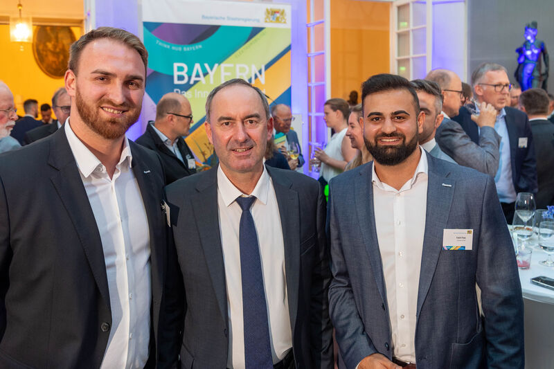 Der Bayerische Wirtschaftsminister Hubert Aiwanger und der Bayerische Verkehrsminister Christian Bernreiter laden zum Staatsempfang anlässlich der IAA MOBILITY 2023 ein.