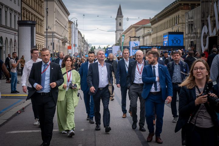 Bayerns Wirtschaftsminister Hubert Aiwanger besucht den IAA Open Space in München.