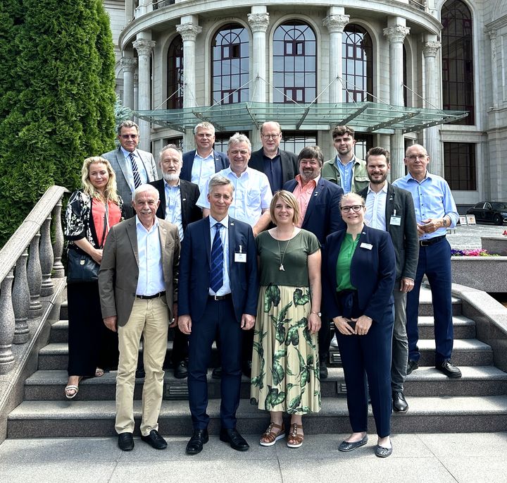 Eine bayerische Wirtschaftsdelegation unter Leitung von Staatssekretär Roland Weigert hat Kasachstan und Kirgisistan besucht. Foto: T. Assenbrunner/StMWi